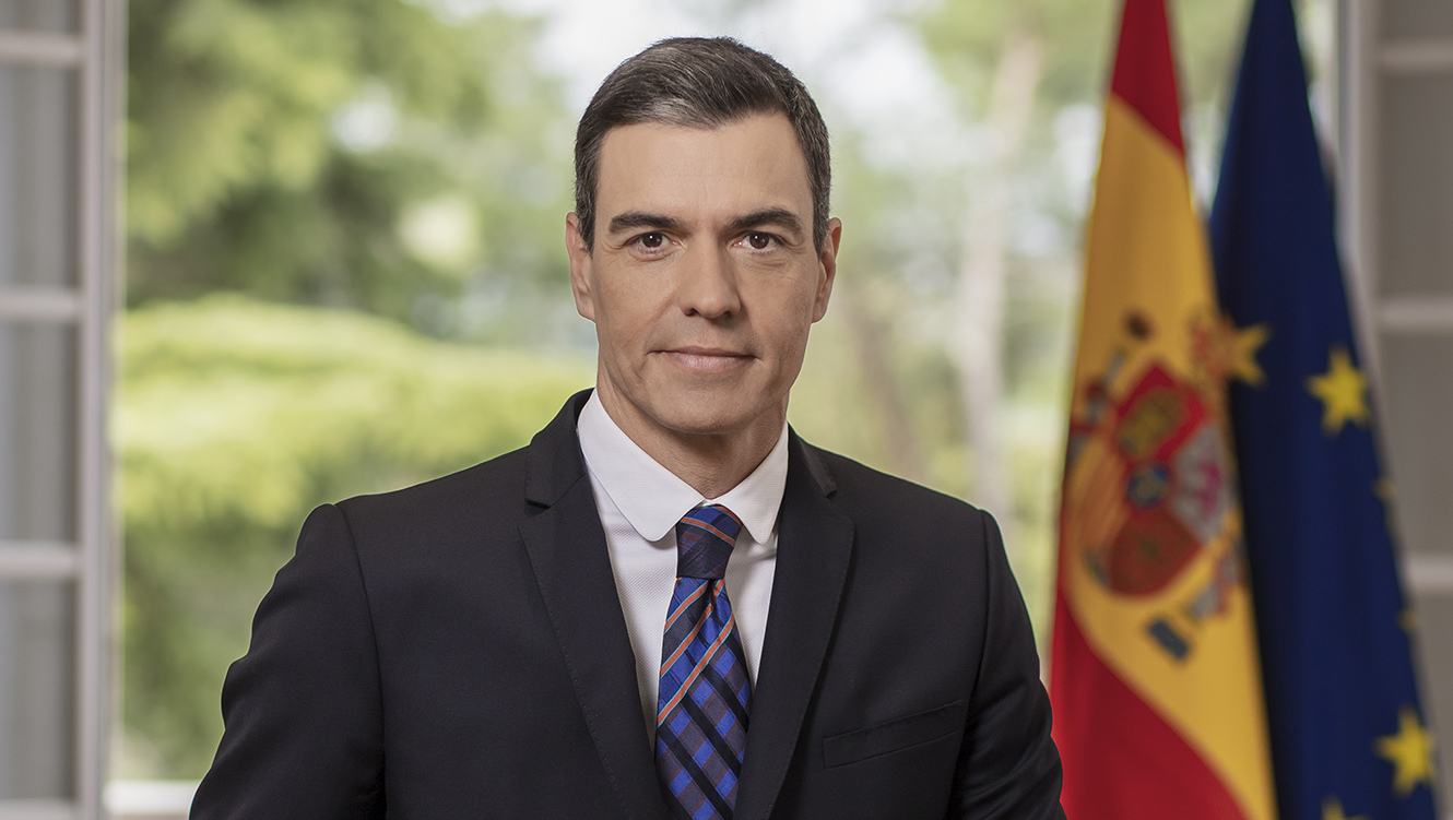 Премьер-министр Испании Санчес передумал подавать в отставку на фоне скандала