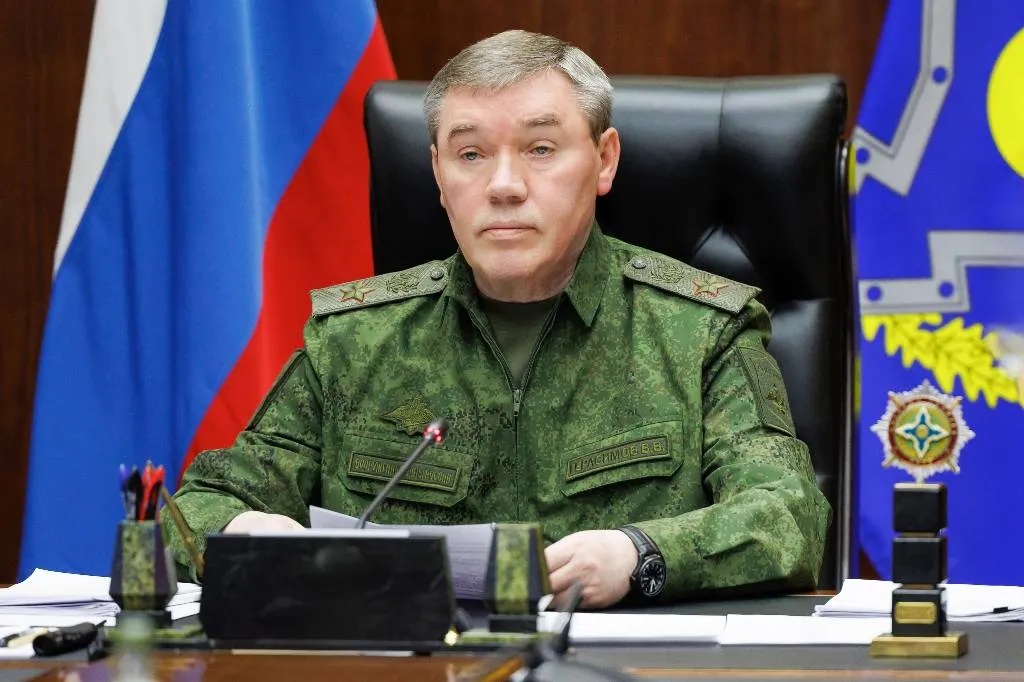 Герасимов сохранит пост начальника Генштаба, сообщили в Кремле